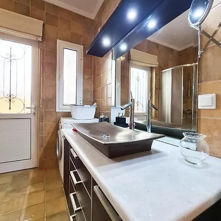 Victoria - 3 Bedroom With A Private Pool