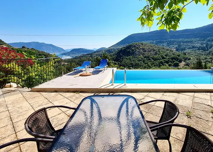 Victoria - 3 Bedroom With A Private Pool Villa Katokhórion