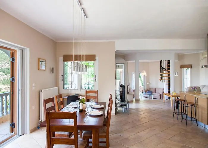 Victoria - 3 Bedroom With A Private Pool