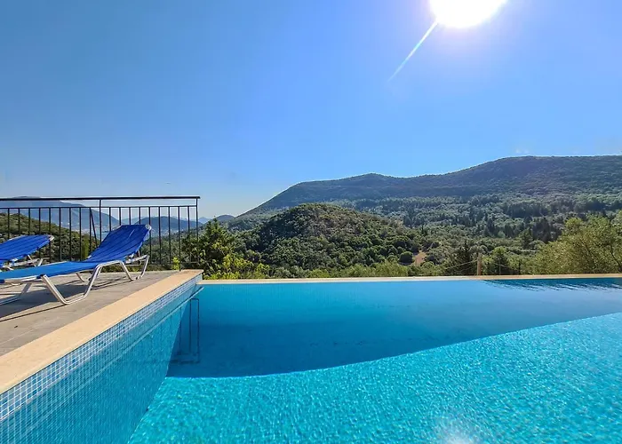 Victoria - 3 Bedroom With A Private Pool Katokhórion