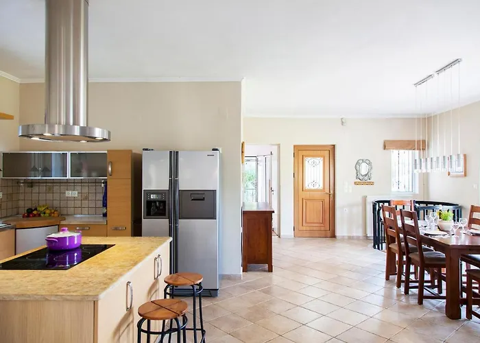 Villa Victoria - 3 Bedroom With A Private Pool