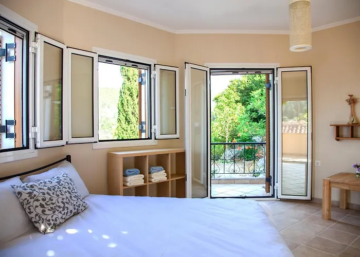 Victoria - 3 Bedroom With A Private Pool Villa *