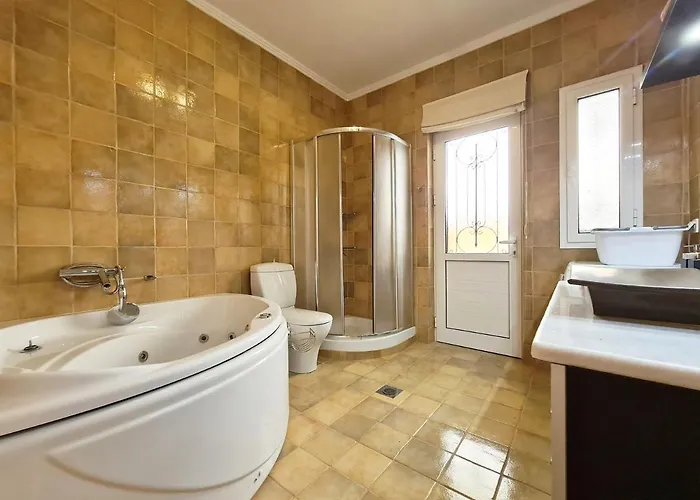 Victoria - 3 Bedroom With A Private Pool Katokhórion