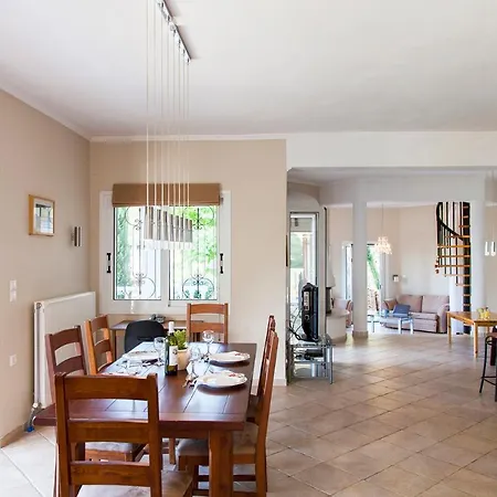 Victoria - 3 Bedroom With A Private Pool