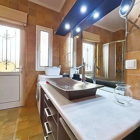 Villa Victoria - 3 Bedroom With A Private Pool *