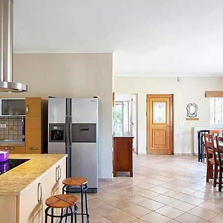 Victoria - 3 Bedroom With A Private Pool Villa Katohóri