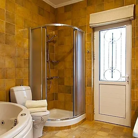 Victoria - 3 Bedroom With A Private Pool Villa *