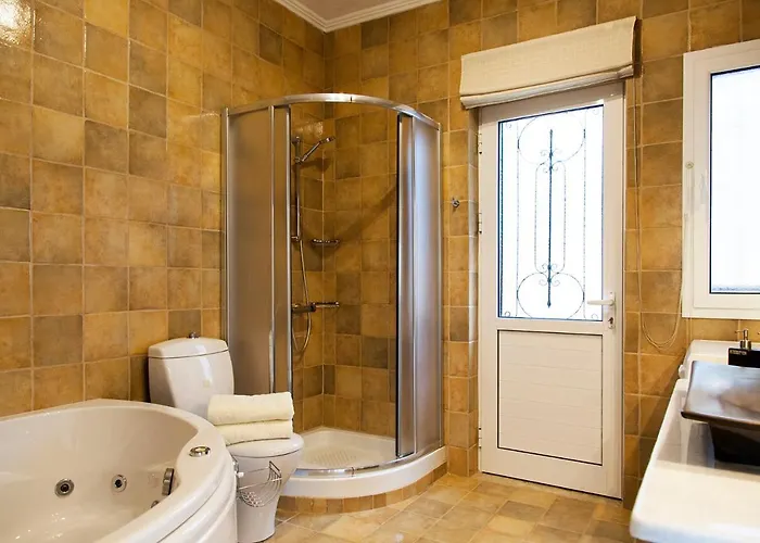 Victoria - 3 Bedroom With A Private Pool 别墅 *