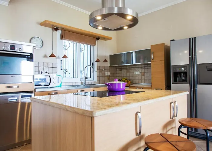 Victoria - 3 Bedroom With A Private Pool 别墅